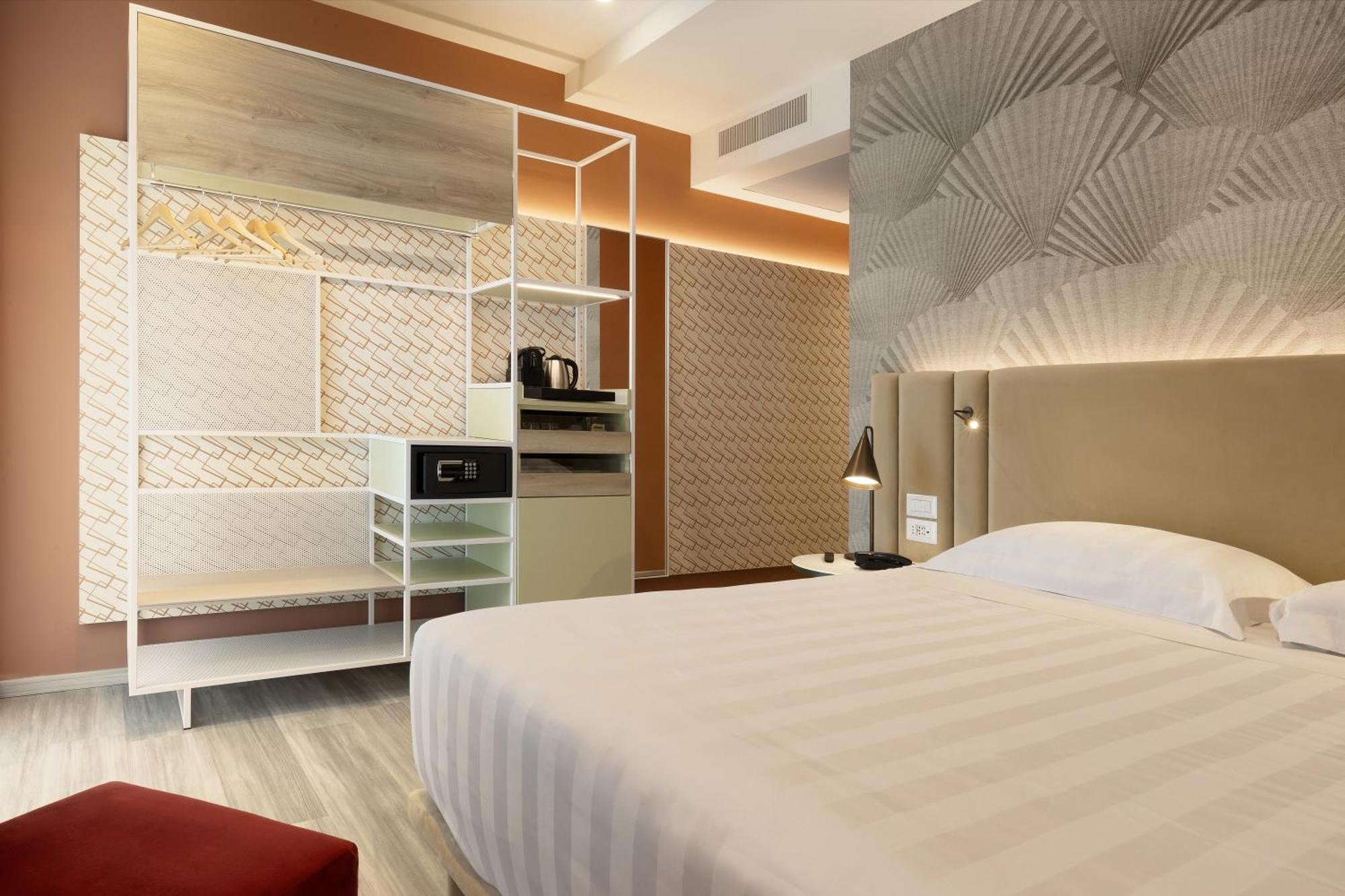 Deluxe Double or Twin Room,1552990576:JPEG